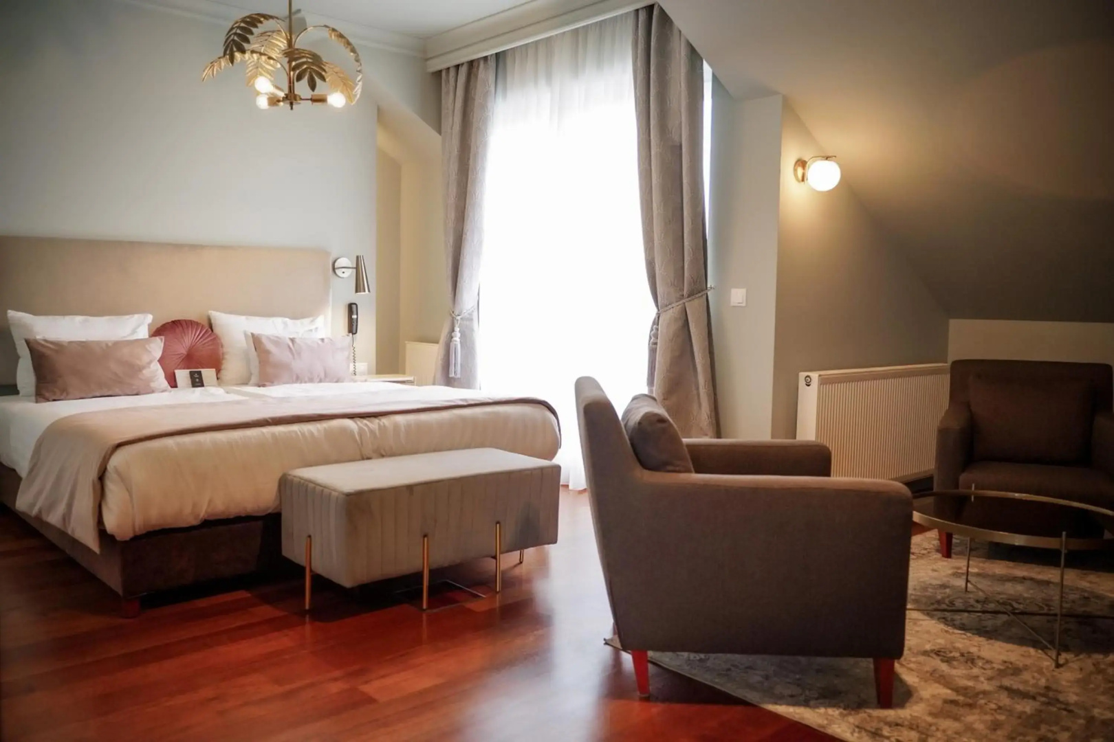 Foto - Queen's Court Hotel & Residence