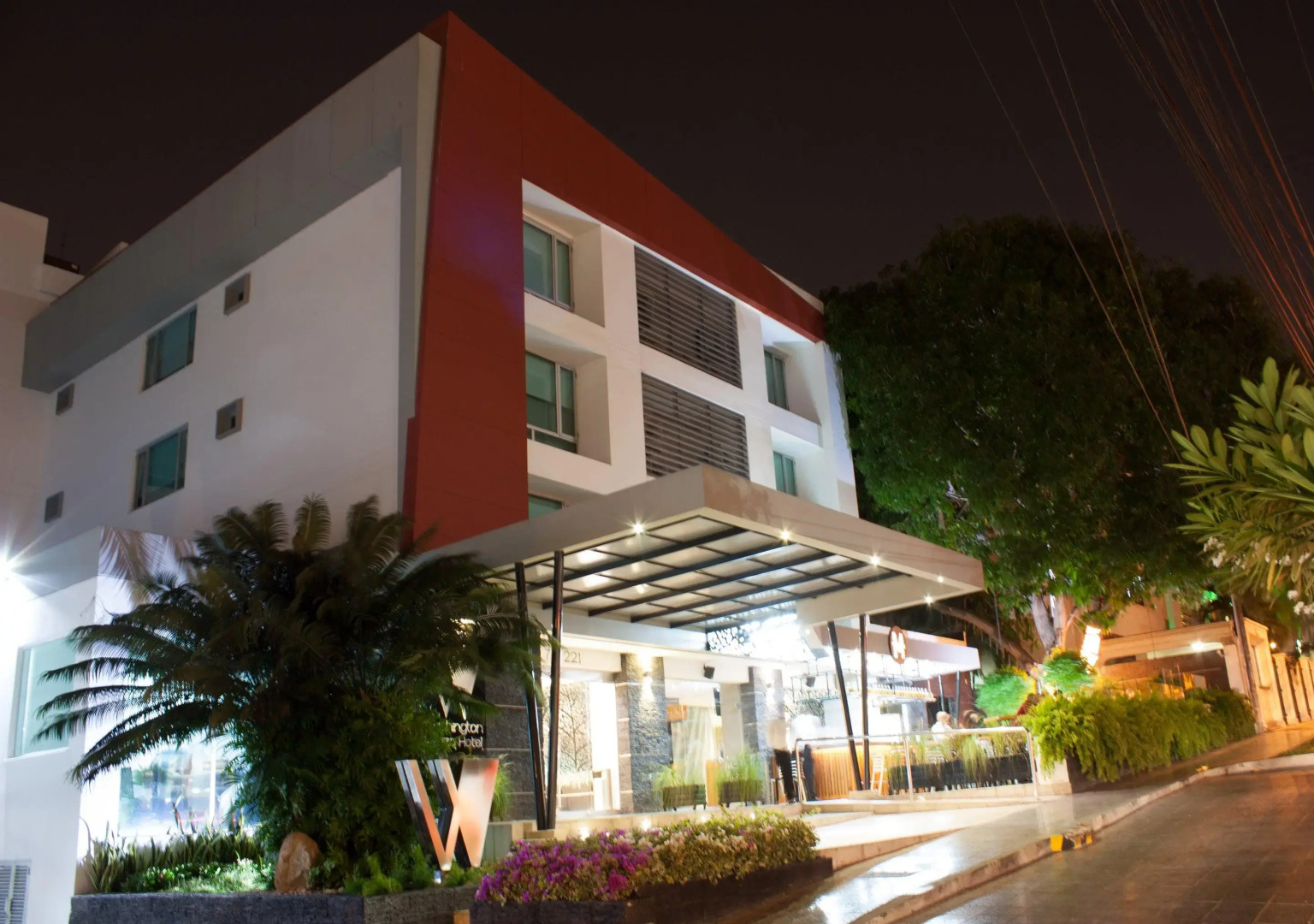 Photo - Washington Plaza