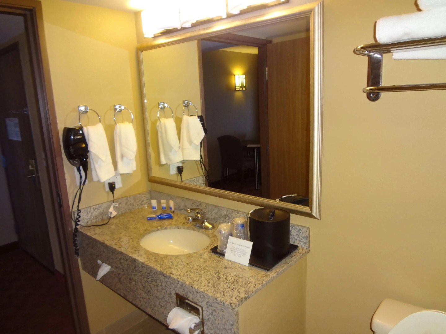 Photo - Best Western Plus Woodland Hills Hotel & Suites