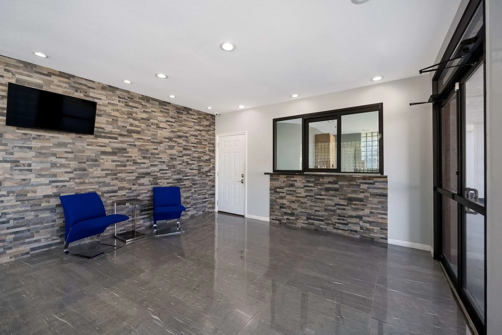 Photo - SureStay Hotel by Best Western Spring North Houston