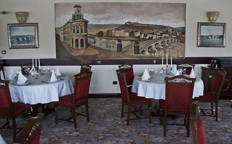 Photo - Stone Bridge Hotel