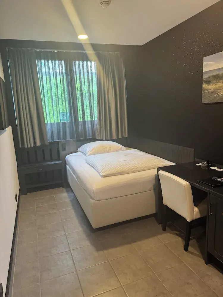 Photo - TIBET HOTEL am Airport Düsseldorf-Ratingen