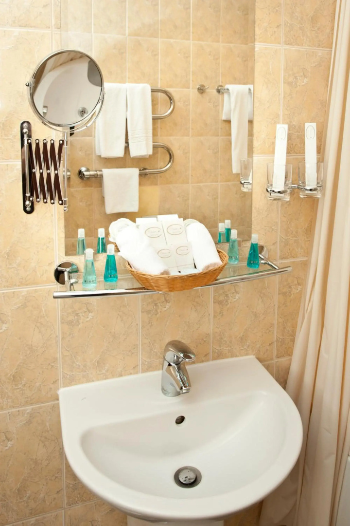 Photo - Monte Kristo Hotel