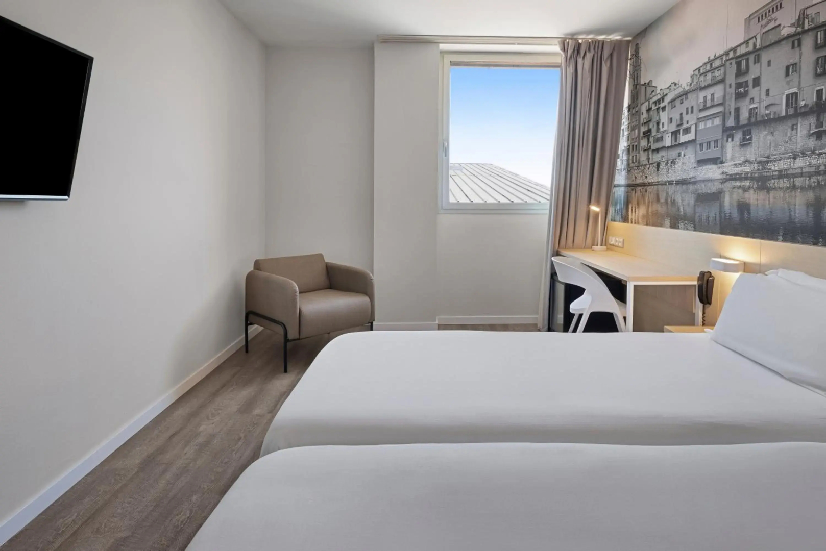 Foto - B&B HOTEL Girona 3