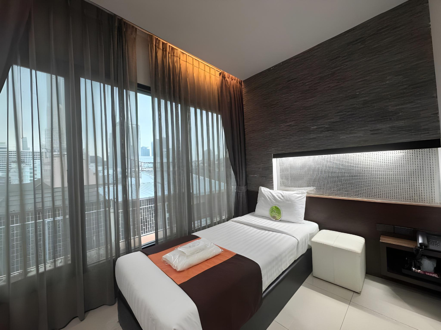 Photo - Collection O The Bangkok Airport Link Suite