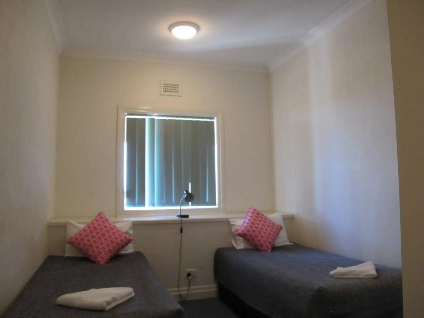 Photo - Hampton Court Apartments