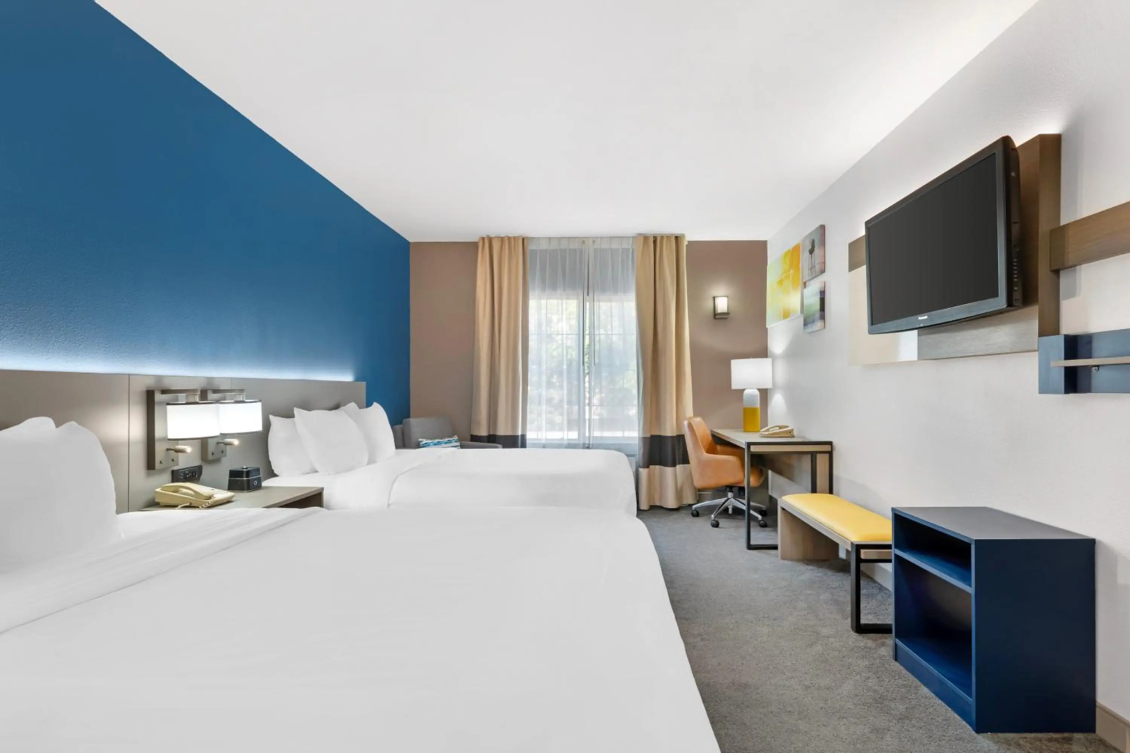Photo - Comfort Inn & Suites Sacramento - University Area