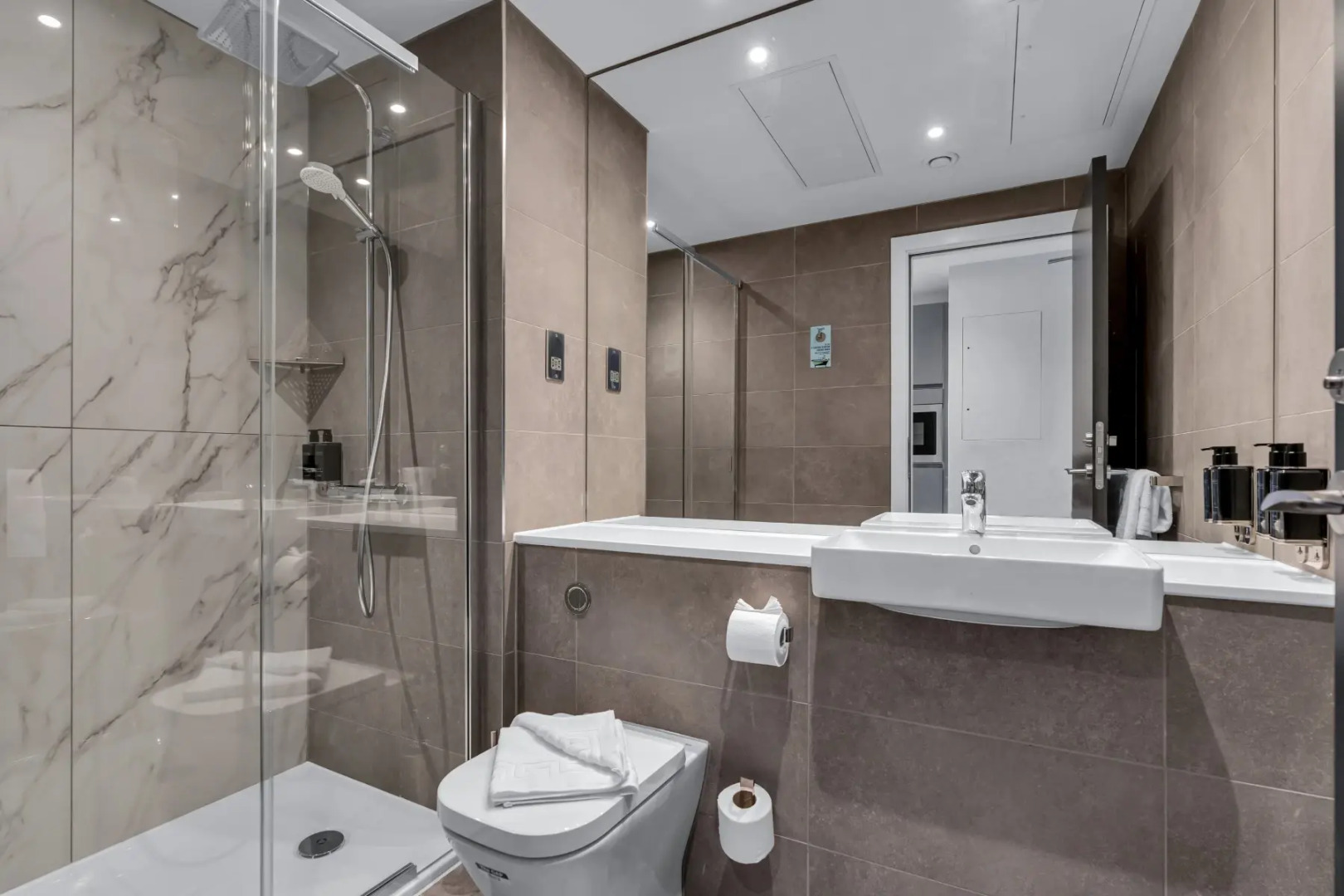 Photo - Roomzzz Edinburgh