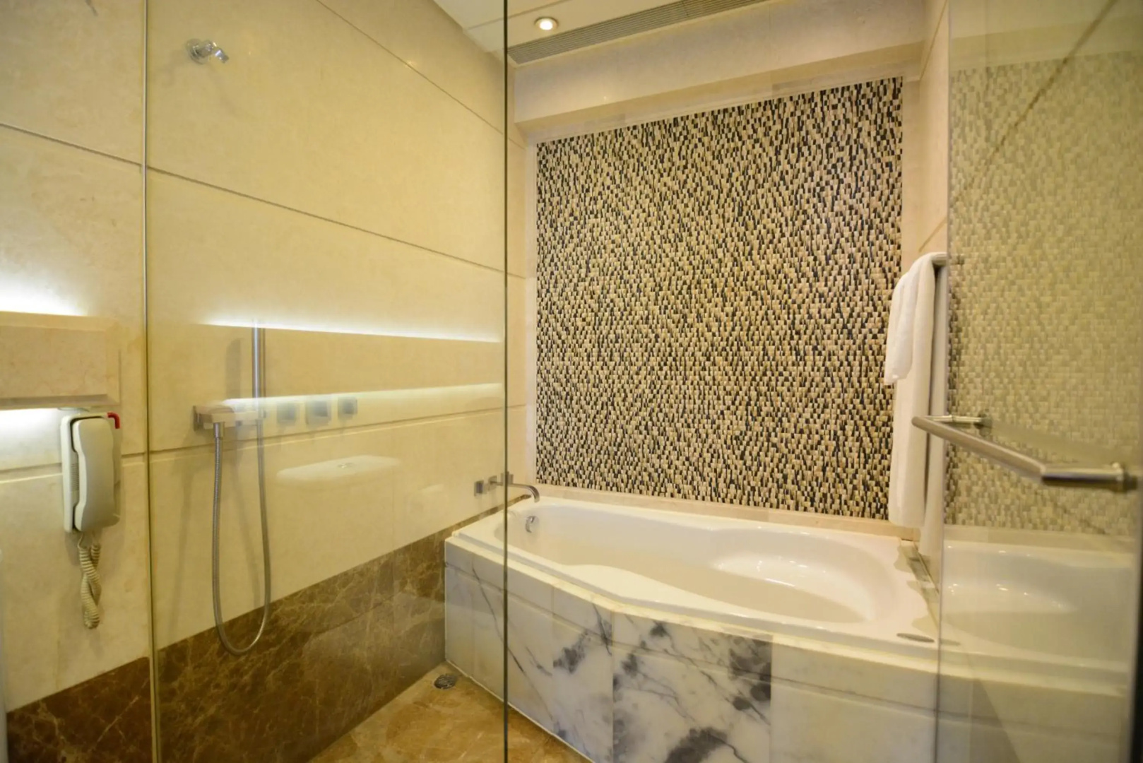 Photo - Harbour Grand Hong Kong