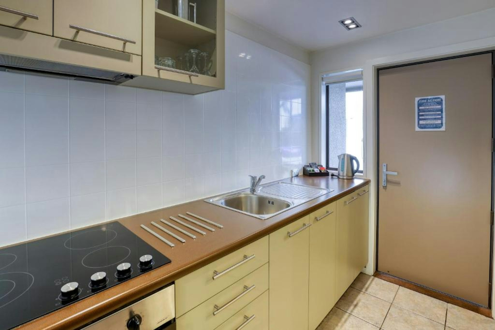 Photo - Garden Court Suites And Apartments