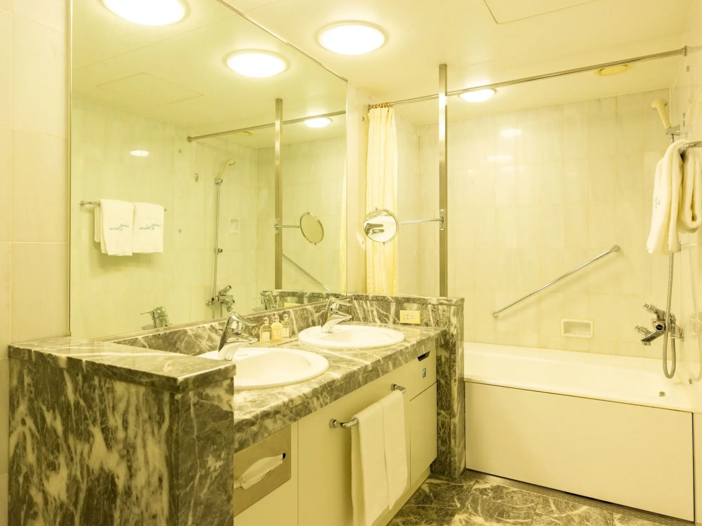 Photo - Hotel Okura Kobe