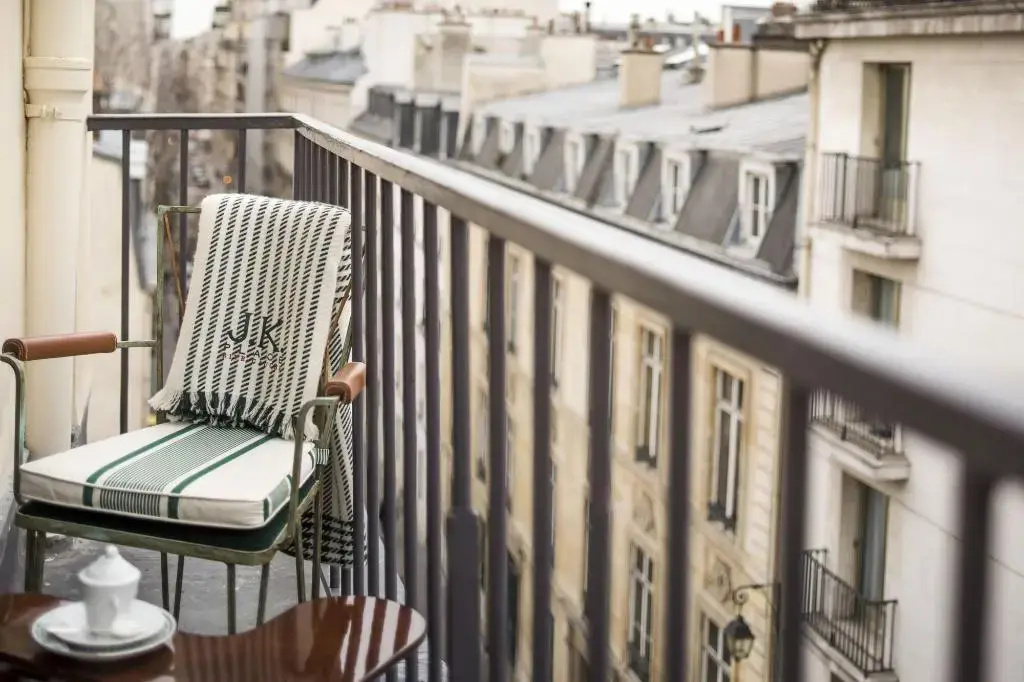 Photo - J.K. Place Paris