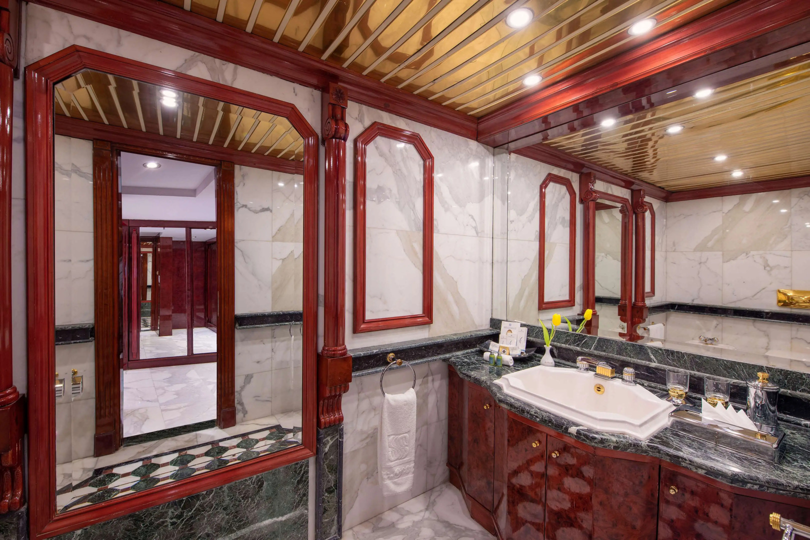 Foto - Sonesta St. George Hotel - Convention Center