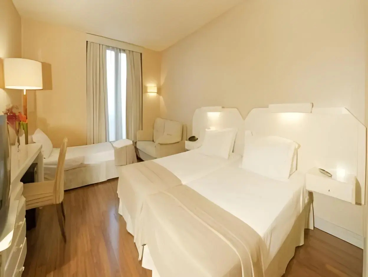 Photo - M.A. Hotel Sevilla Congresos