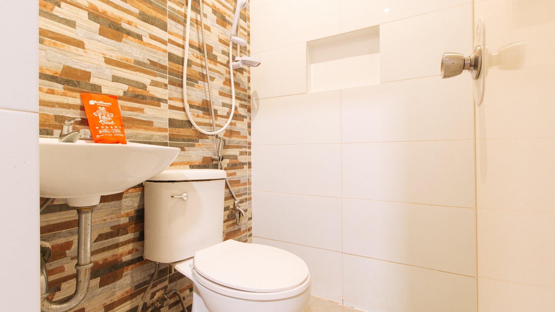 Photo - RedDoorz near Quiapo Church Manila