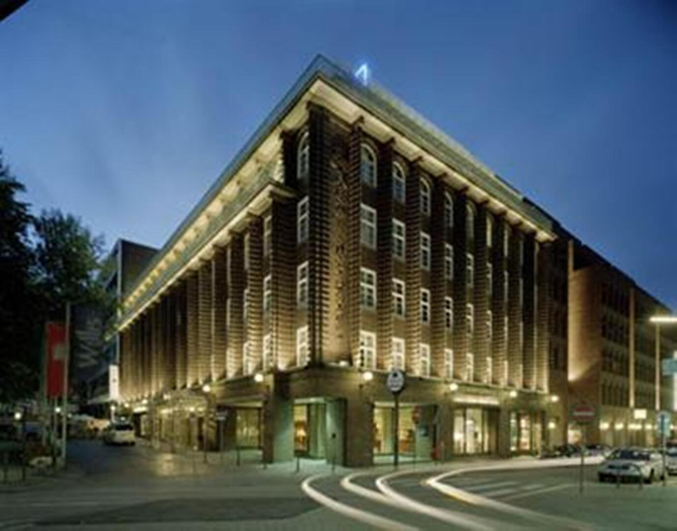 Photo - Renaissance Hamburg Hotel