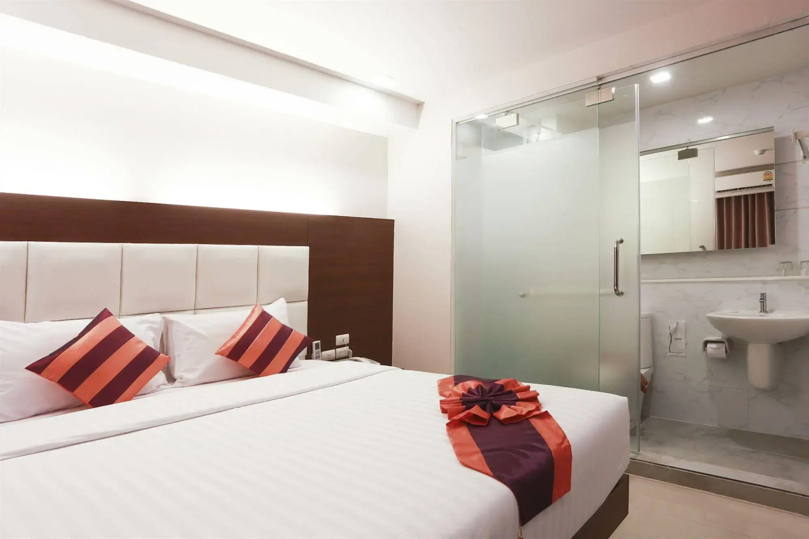 Photo - iCheck inn Nana by Aspira