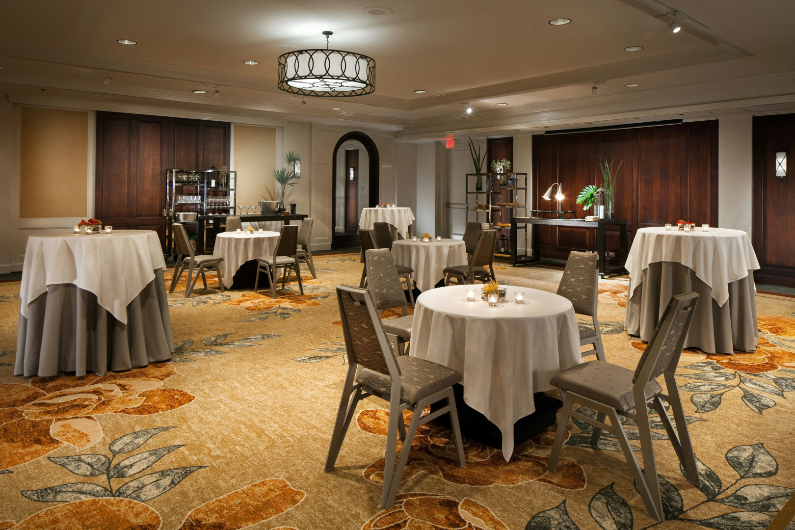 Photo - Moana Surfrider, A Westin Resort & Spa, Waikiki Beach