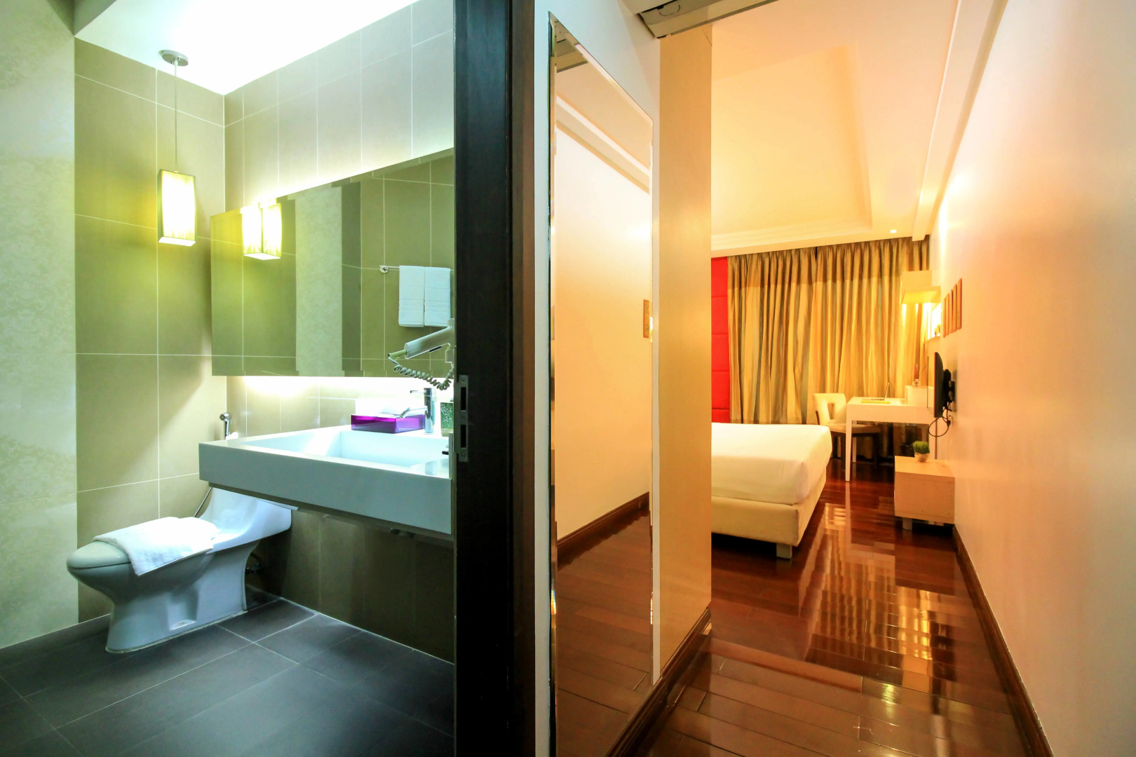 Foto - Greenhills Elan Hotel Modern - Newly Renovated