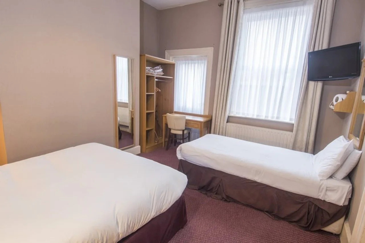 Photo - Phoenix Park Hotel