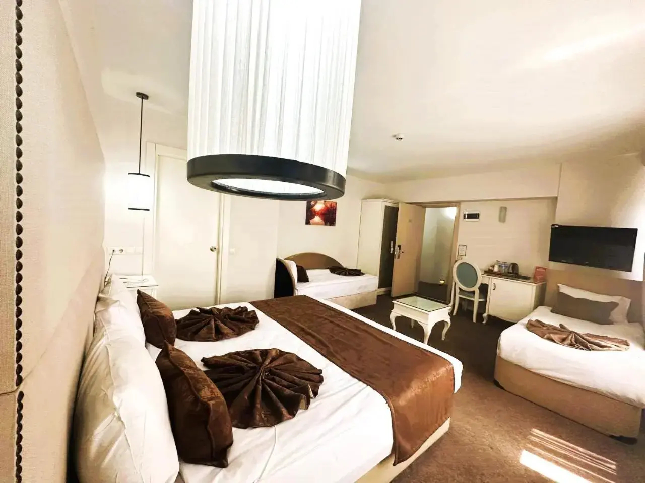 Photo - Taximtown Hotel
