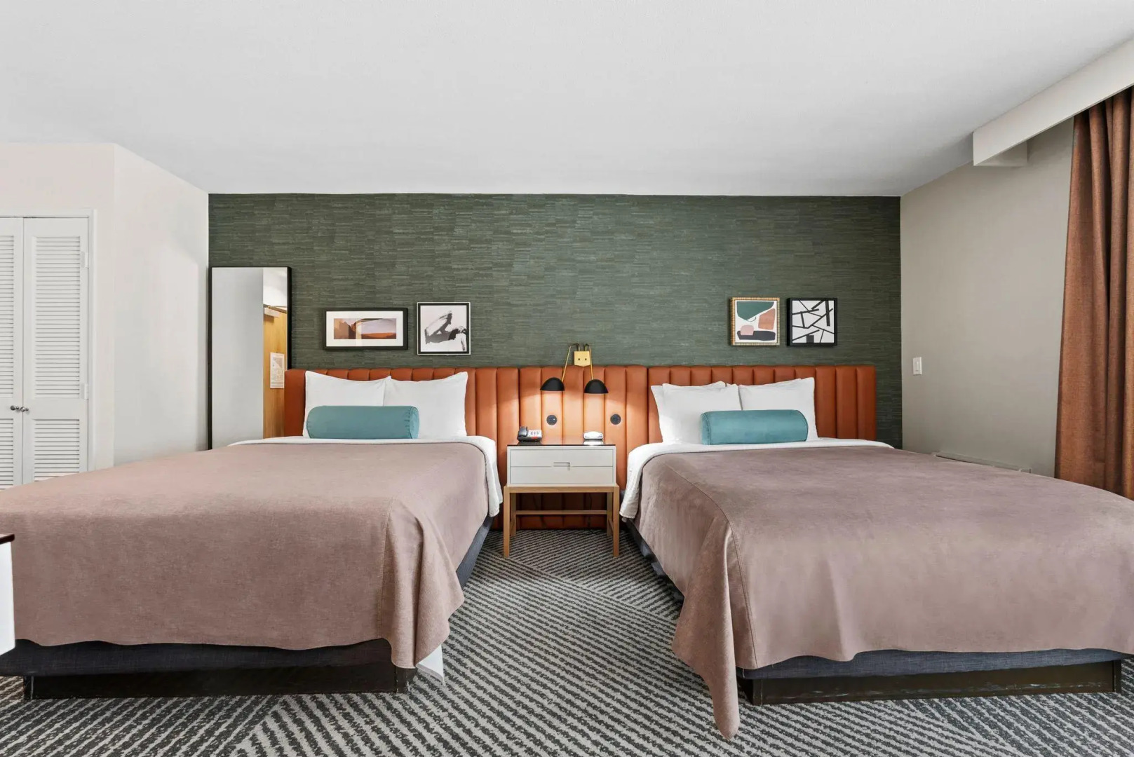 Foto - Royal Palace Westwood Hotel