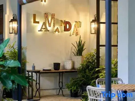 Photo - Lamandau House
