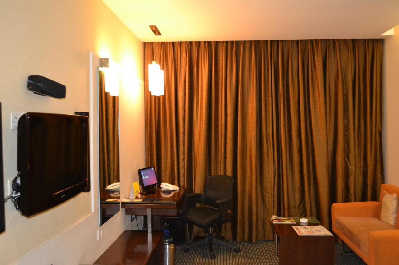 Foto - Sayaji Pune