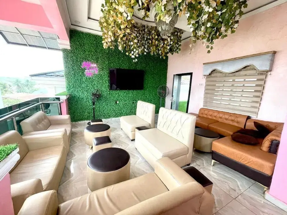 Alabama Luxury hotel Osogbo — фото 1