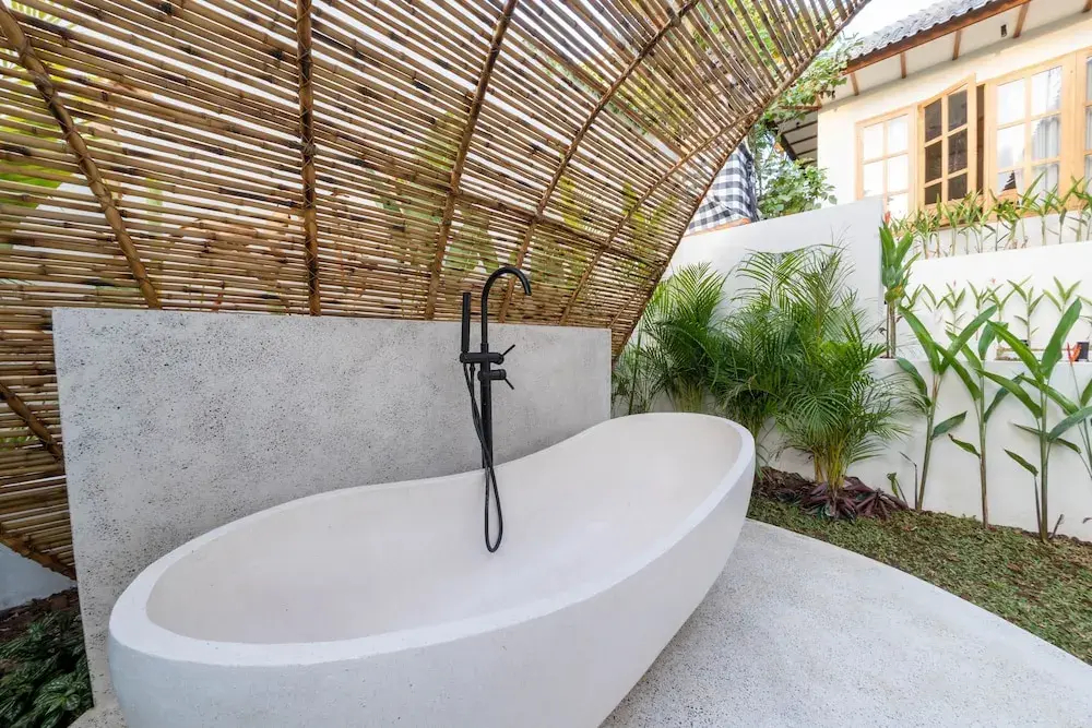 Foto - Semiramida Villa by EVDEkimi - Elegant 2BR with Pool, Open-air bath, Patio