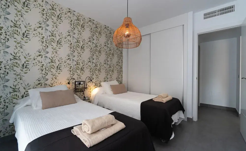 Photo - Sur Suites La Dorada, centricos soleados a pocos metros de la Playa y con Parking Opcional