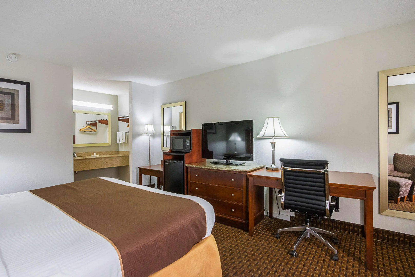 Photo - Best Western Central Inn