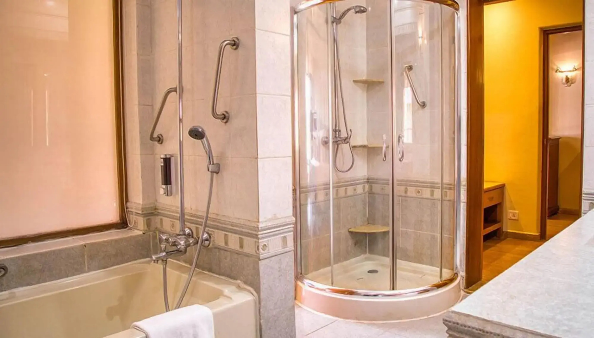 Photo - Acron Candolim Regina