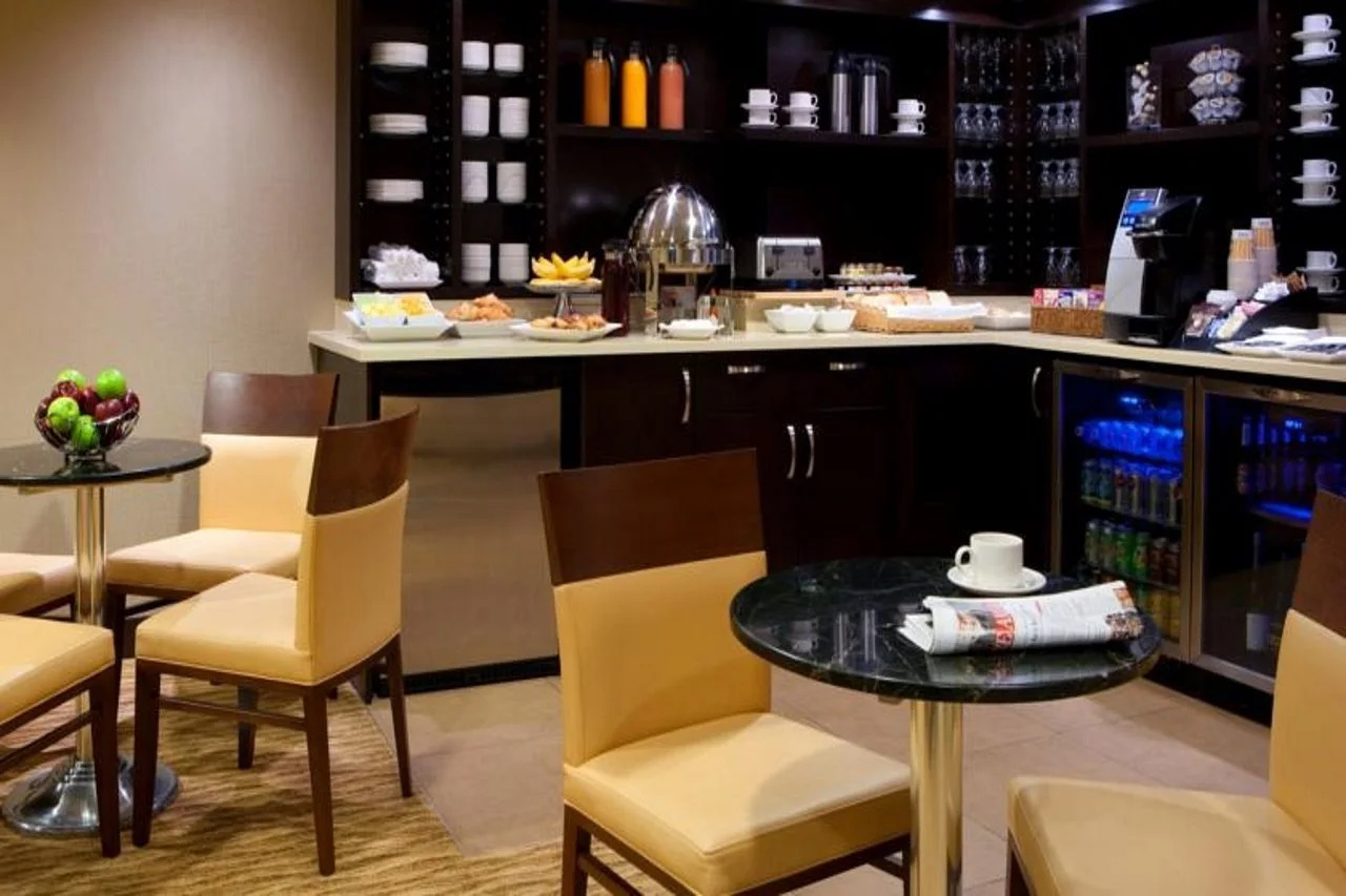 Photo - Vancouver Airport Marriott Hotel