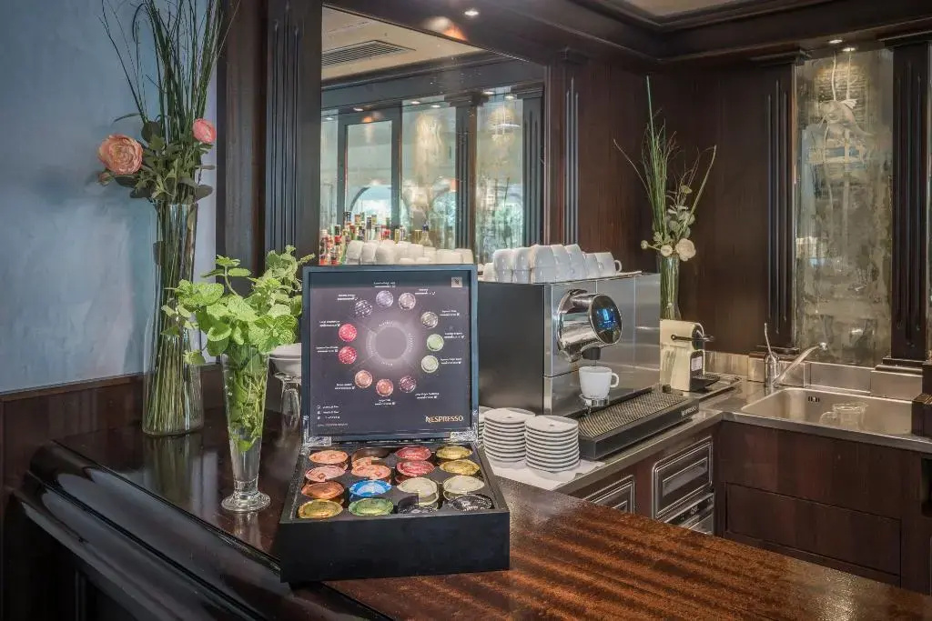 Photo - Admiral Hotel Villa Erme