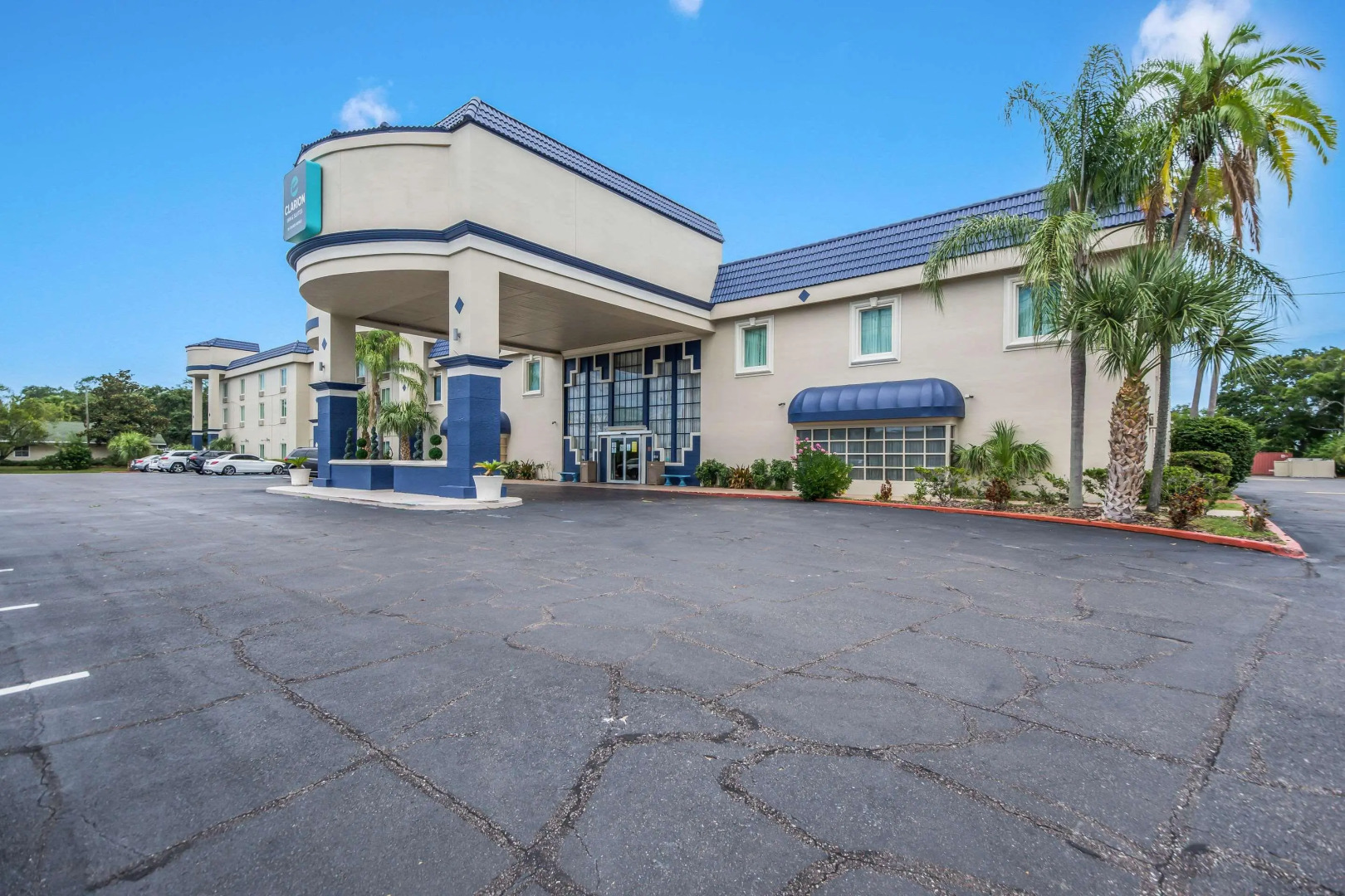 Photo - Clarion Inn & Suites Central Clearwater Beach