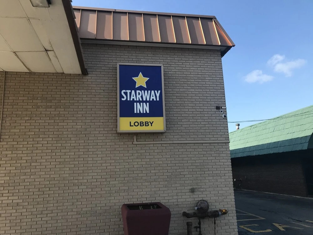 Photo - Starway Inn