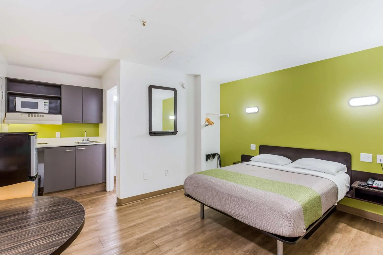 Photo - Studio 6 Extended Stay - Jacksonville, FL - South