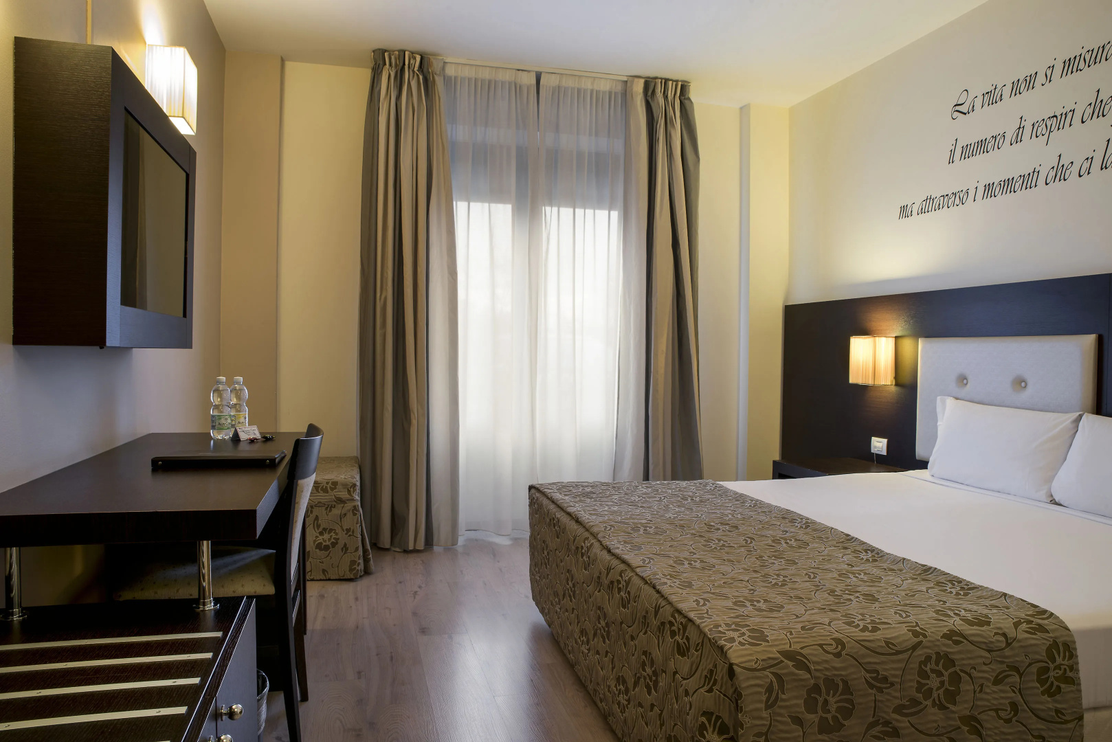 Photo - Hotel Executive