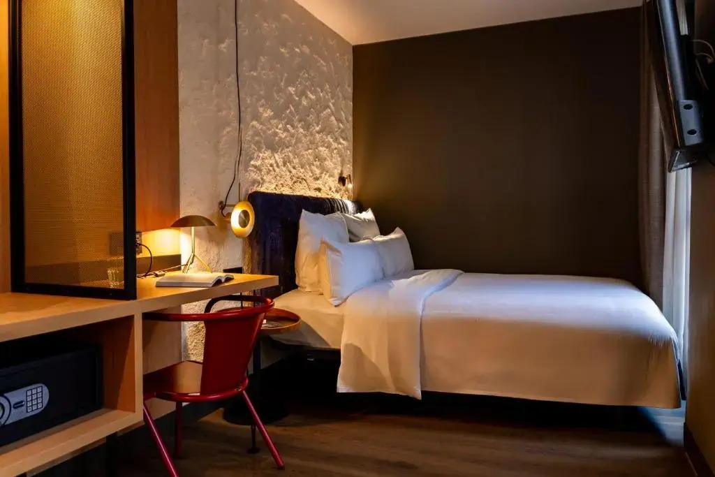 Photo - Letoh Letoh Sevilla