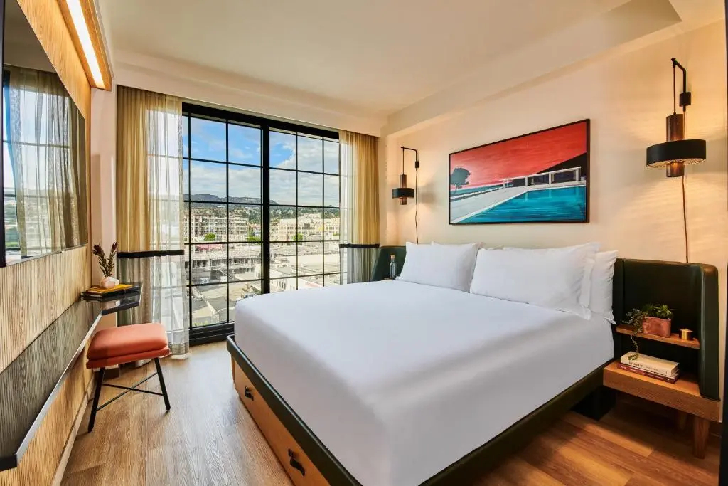 Photo - HOLLYWOOD VOLUME, a Tribute Portfolio Hotel