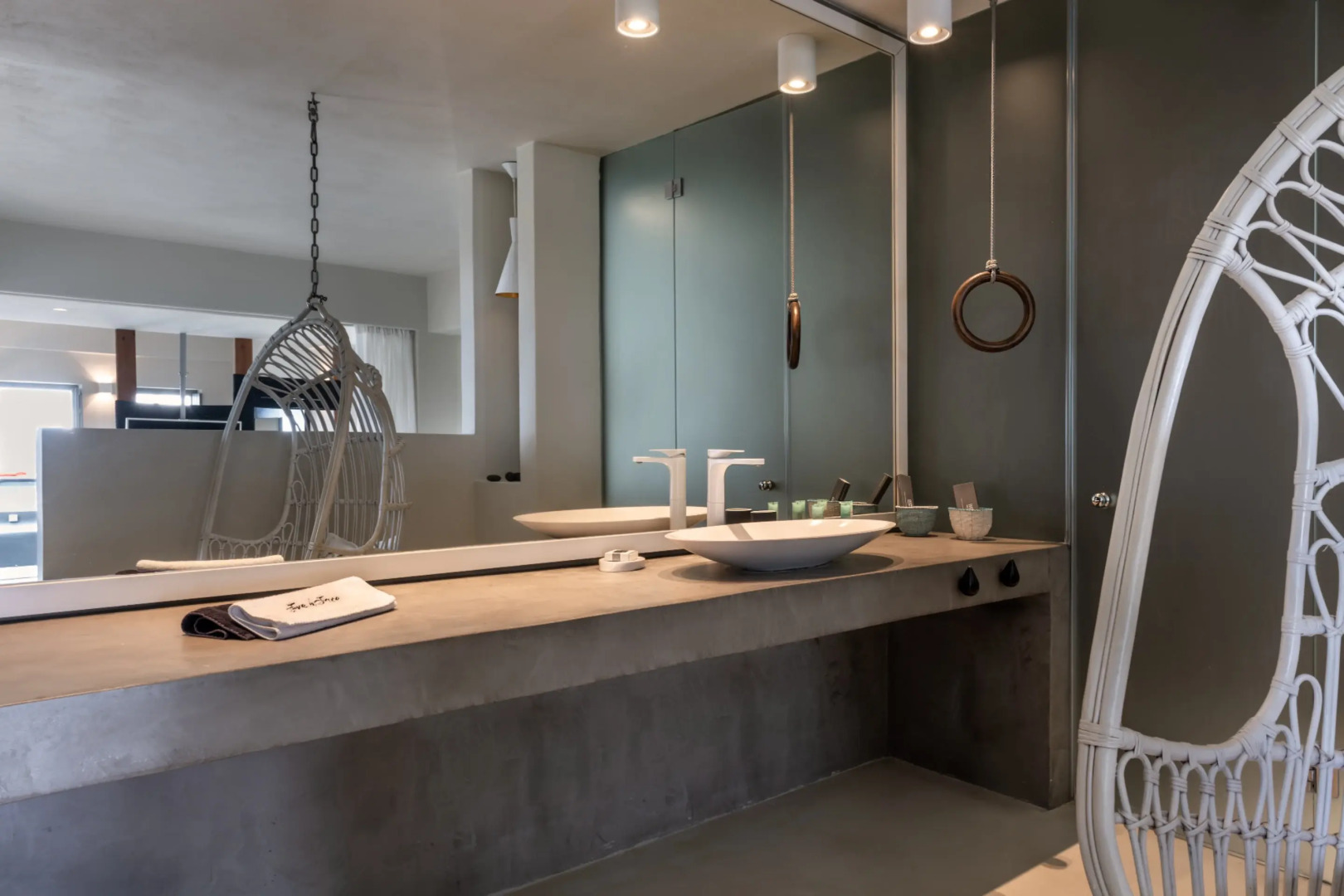 Photo - West East Suites