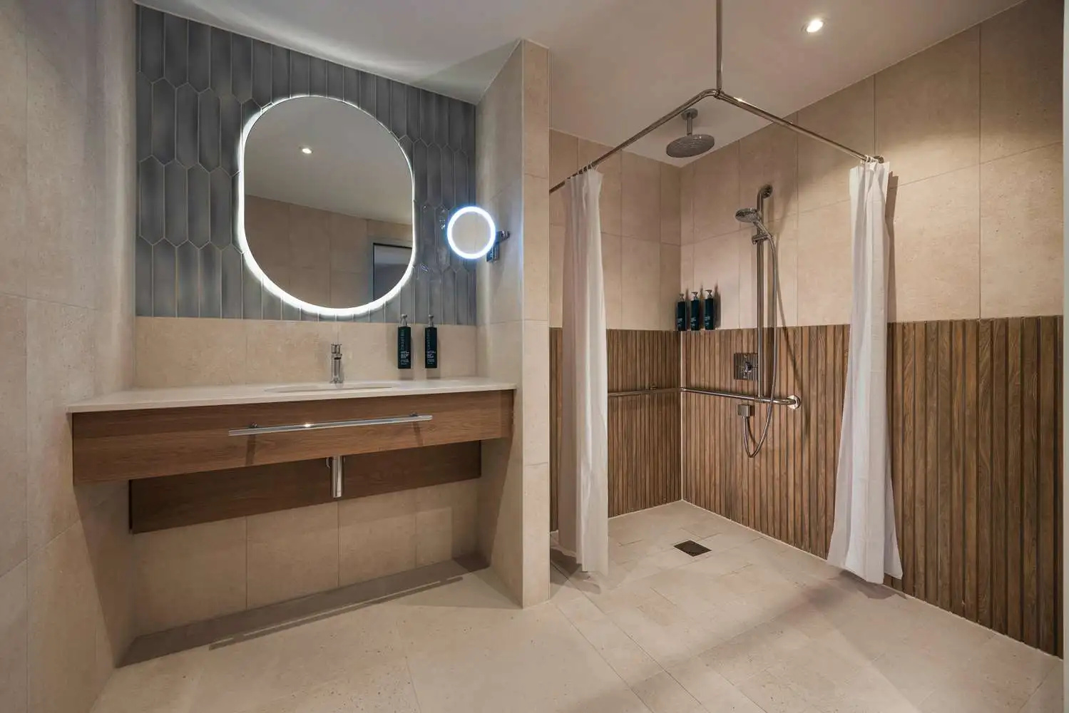 Foto - DoubleTree by Hilton Rotterdam Centre Hotel