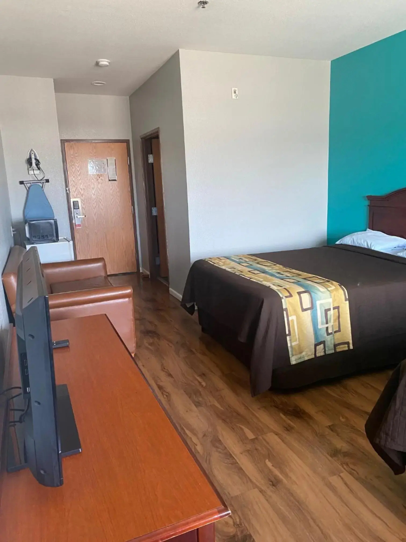 Foto - Tropicana Inn and Suites