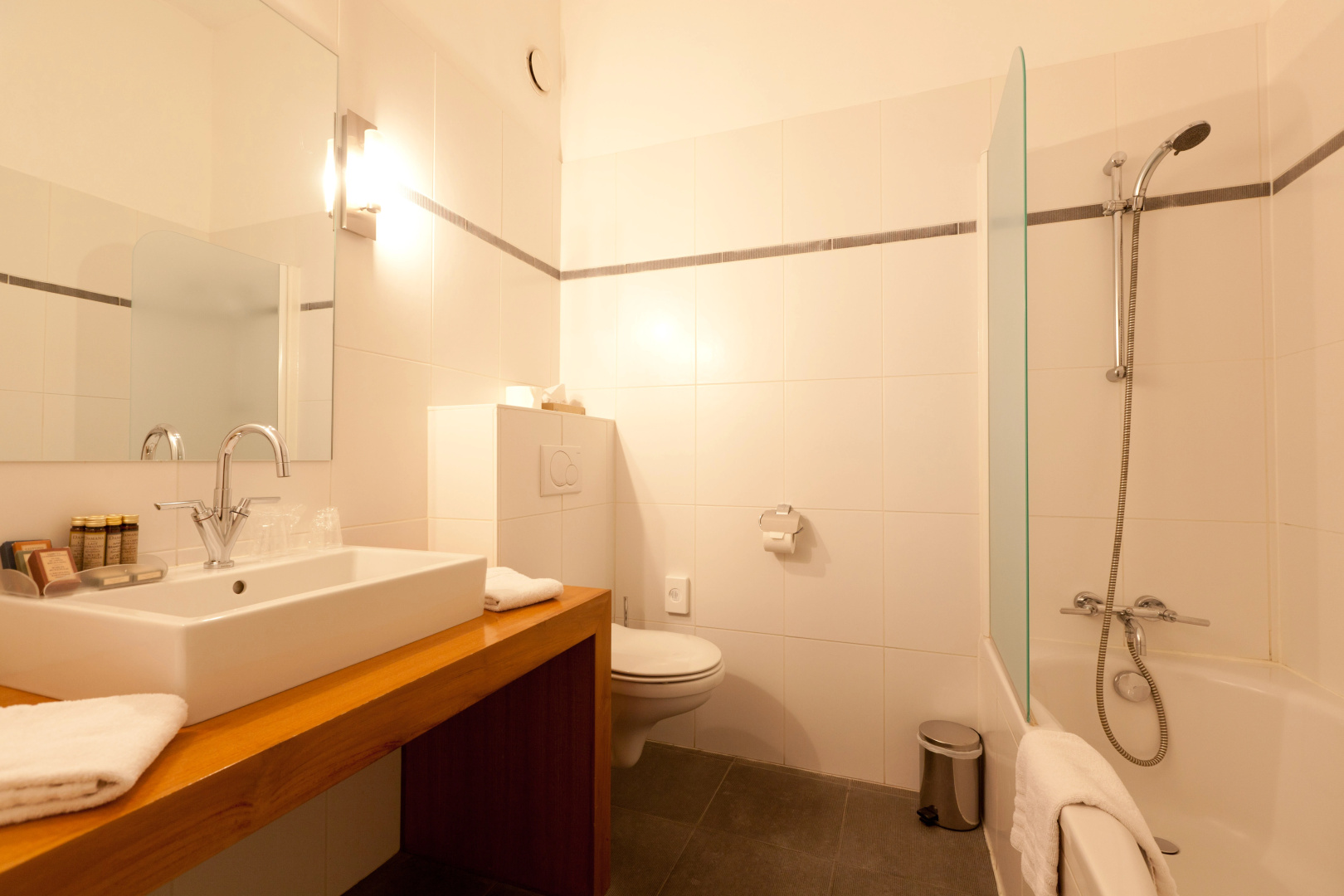 Photo - Ghent River Hotel
