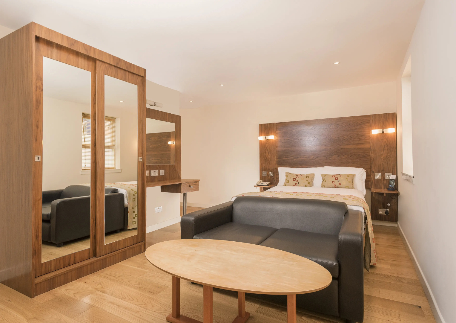 Foto - Holyrood Aparthotel