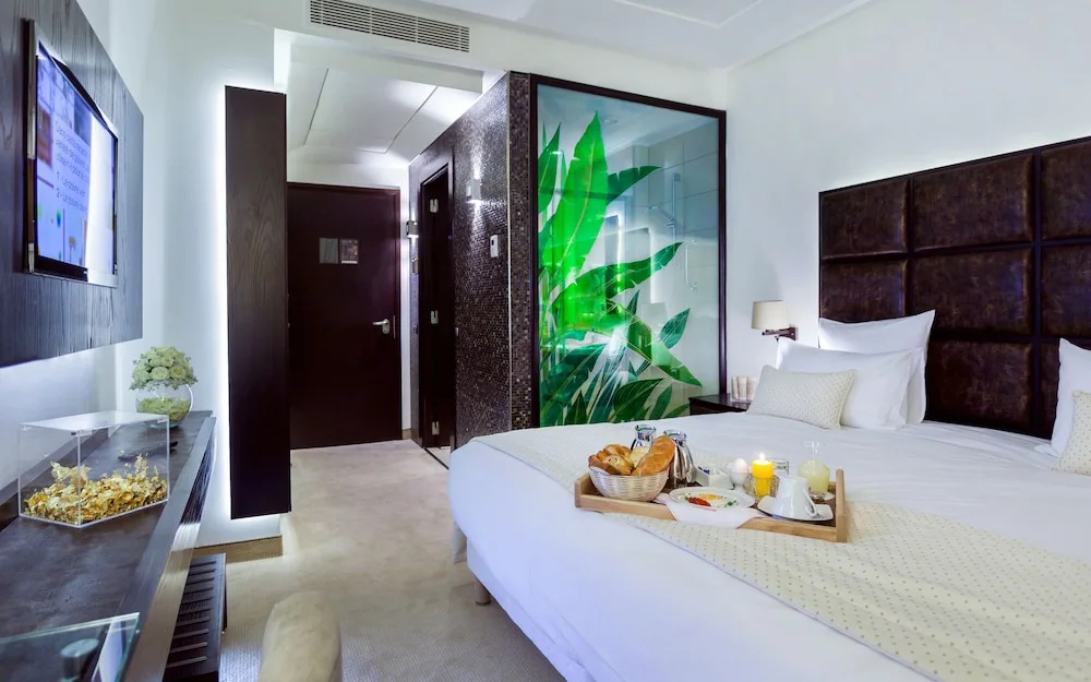 Photo - Business Hotel