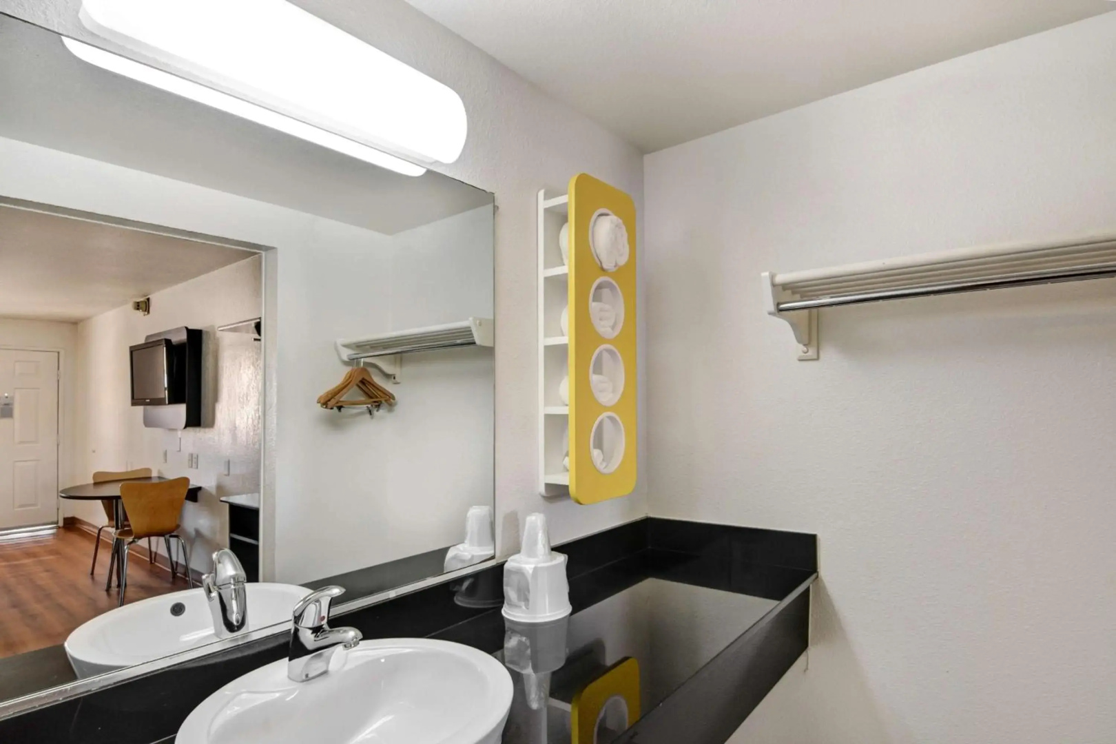 Photo - Motel 6 Dallas, TX - Forest Lane