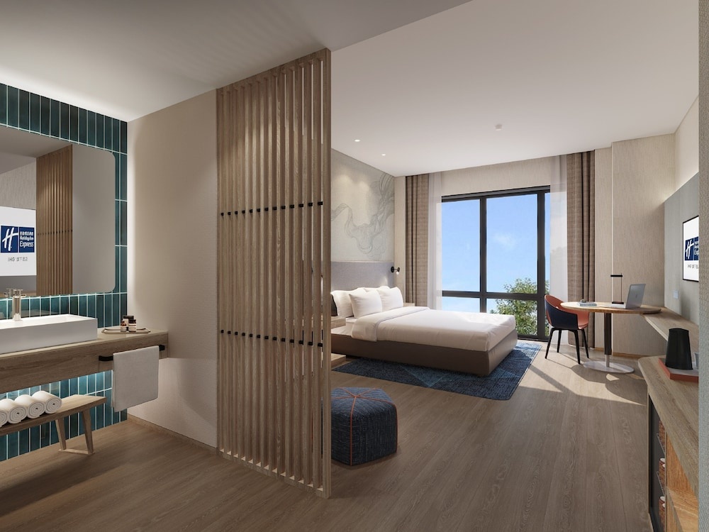 Holiday Inn Express Tengchong Hot Spring by IHG