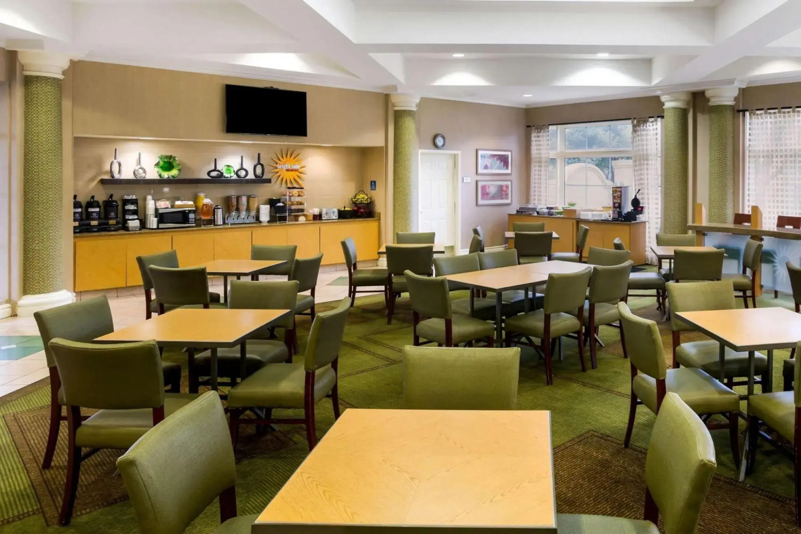 Photo - La Quinta Inn & Suites by Wyndham Austin Southwest